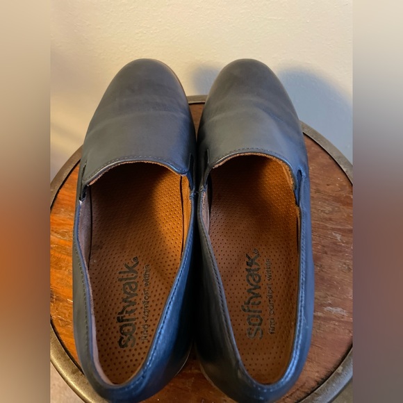 Soft Walk Whistle ll Navy Slip On Loafers. Size 9.5. - Picture 5 of 5